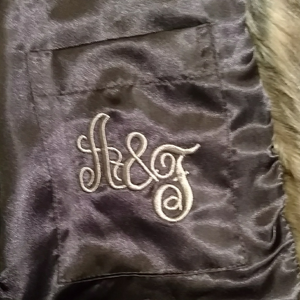**SOLD**Abercrombie & Fitch faux fur jacket - Picture 4 of 5